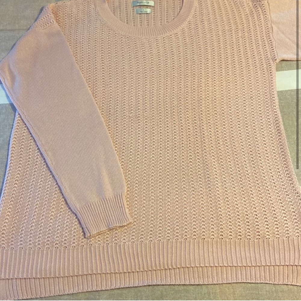 EUC Van Heusen Pale Pink Knit Lightweight Sweater Sz M